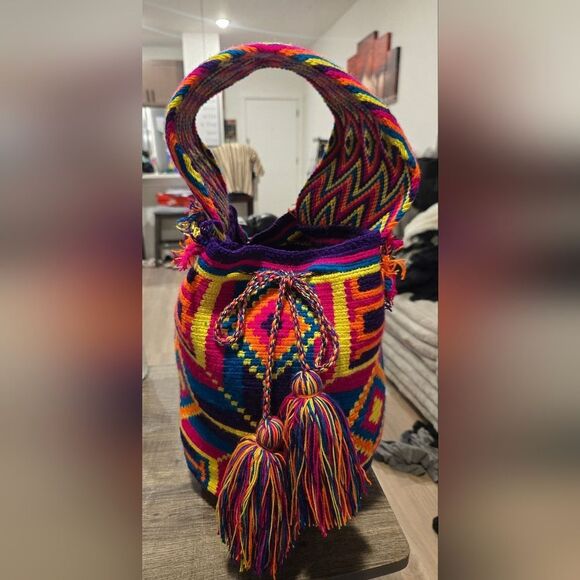 Wayuu Handmade Bucket Bag Vibrant Colors Drawstring - Picture 3 of 11